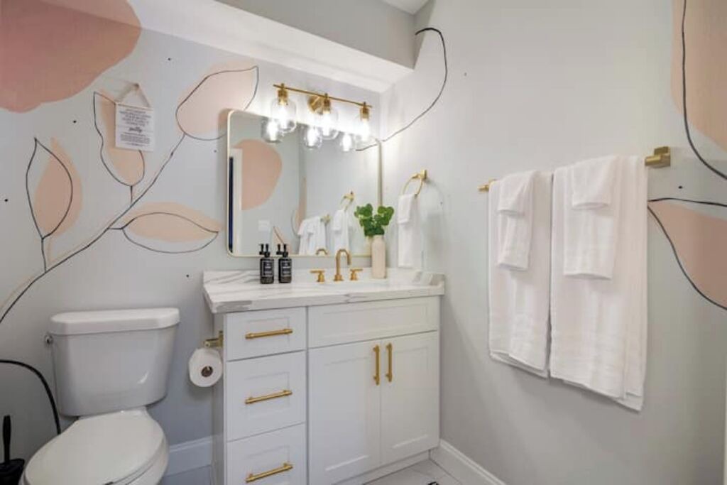 Photo of Bathroom in Clodine