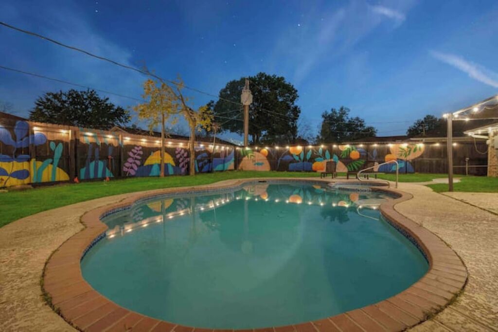 Photo of Outdoor in Garden Oaks