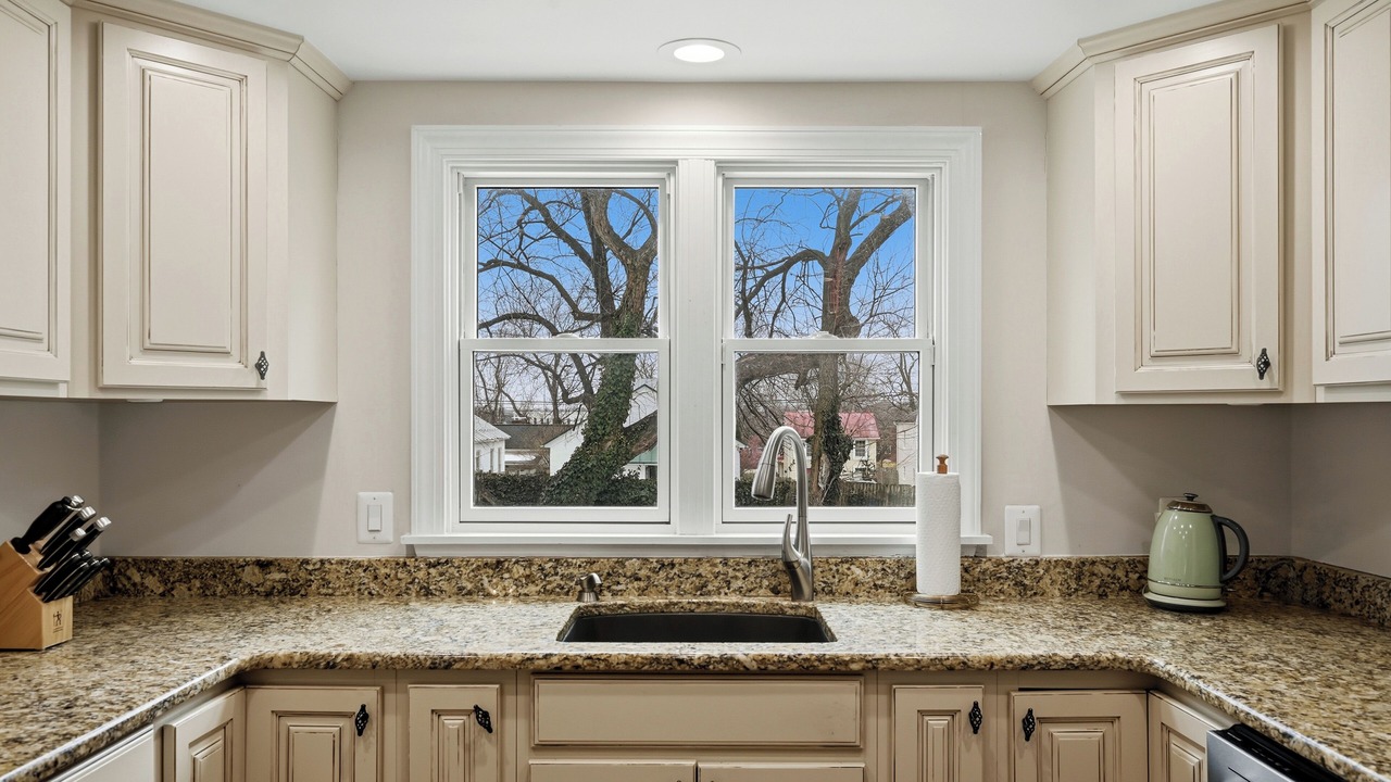 Photo of Kitchen in Leesburg's Old and Historic District
