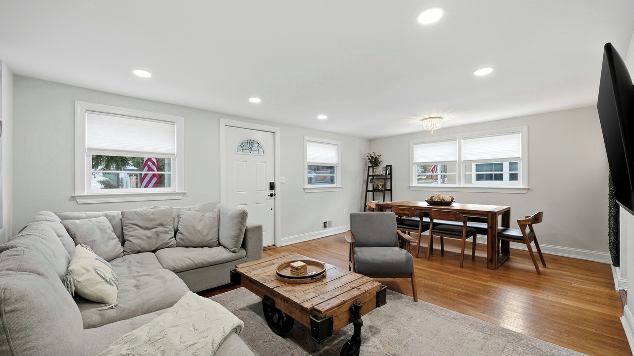 Photo of Livingroom in Leesburg's Old and Historic District
