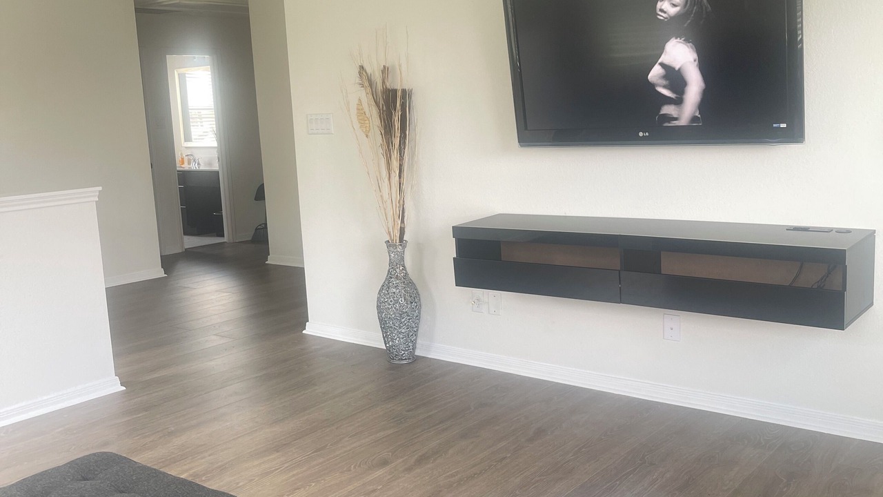 Photo of Livingroom in Iowa Colony