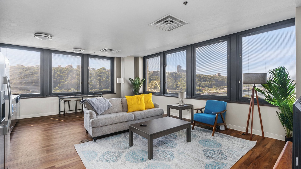 Photo of Livingroom in Downtown Pittsburgh