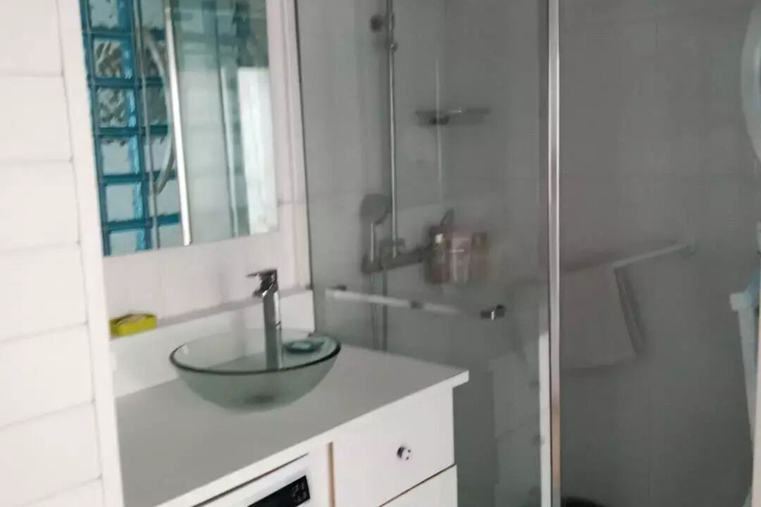 Photo of Bathroom in Le Port
