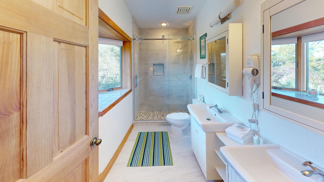Photo of Bathroom in Plantation