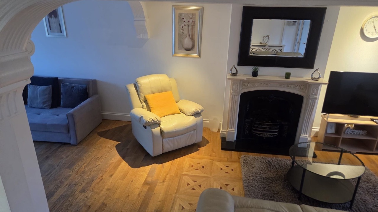 Photo of Livingroom in Reading