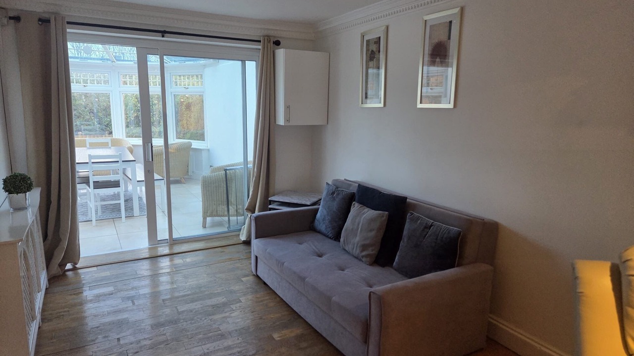 Photo of Livingroom in Reading