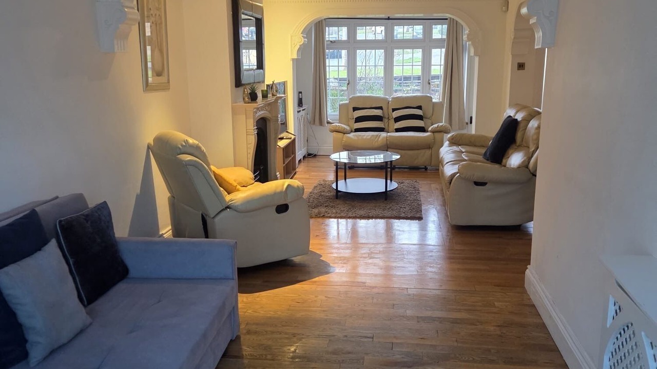 Photo of Livingroom in Reading