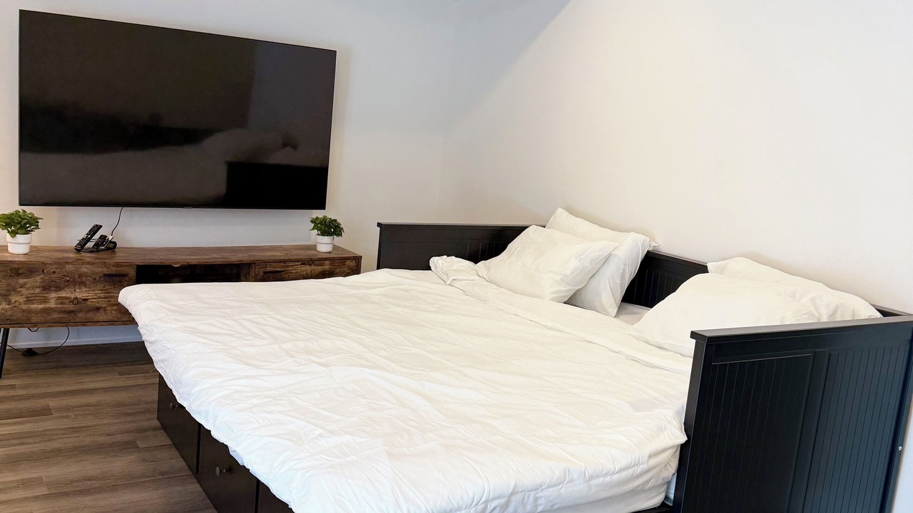 Photo of Bedroom in Ottawa Division