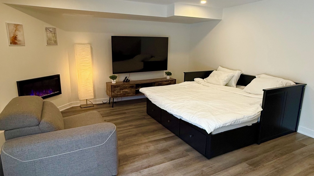 Photo of Bedroom in Ottawa Division