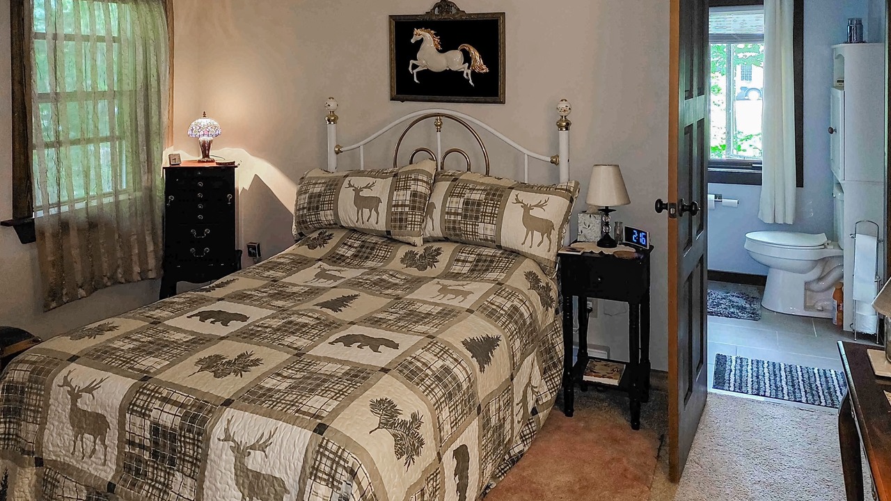 Photo of Bedroom in Raymond