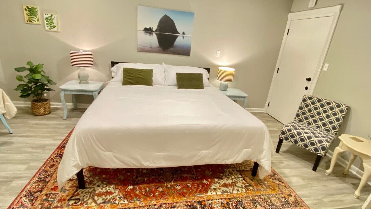 Photo of Bedroom in Eureka Springs Historic District