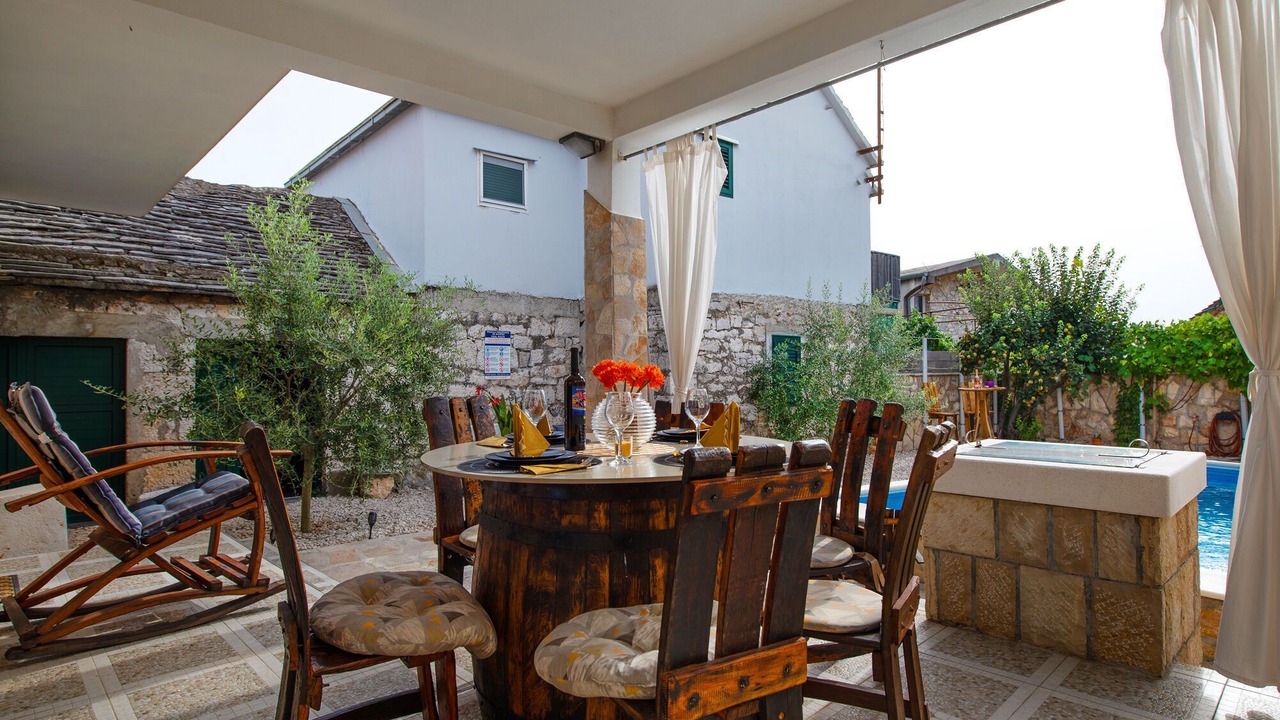 Photo of Outdoor in Siroke