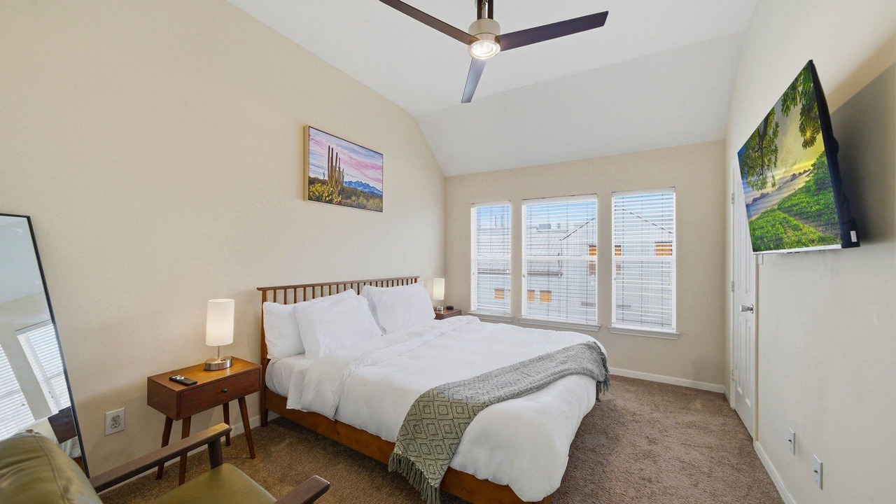 Photo of Bedroom in Midtown