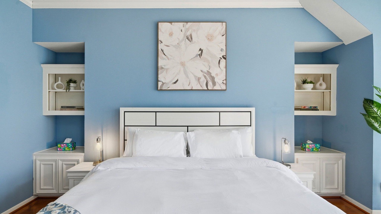 Photo of Bedroom in Midtown