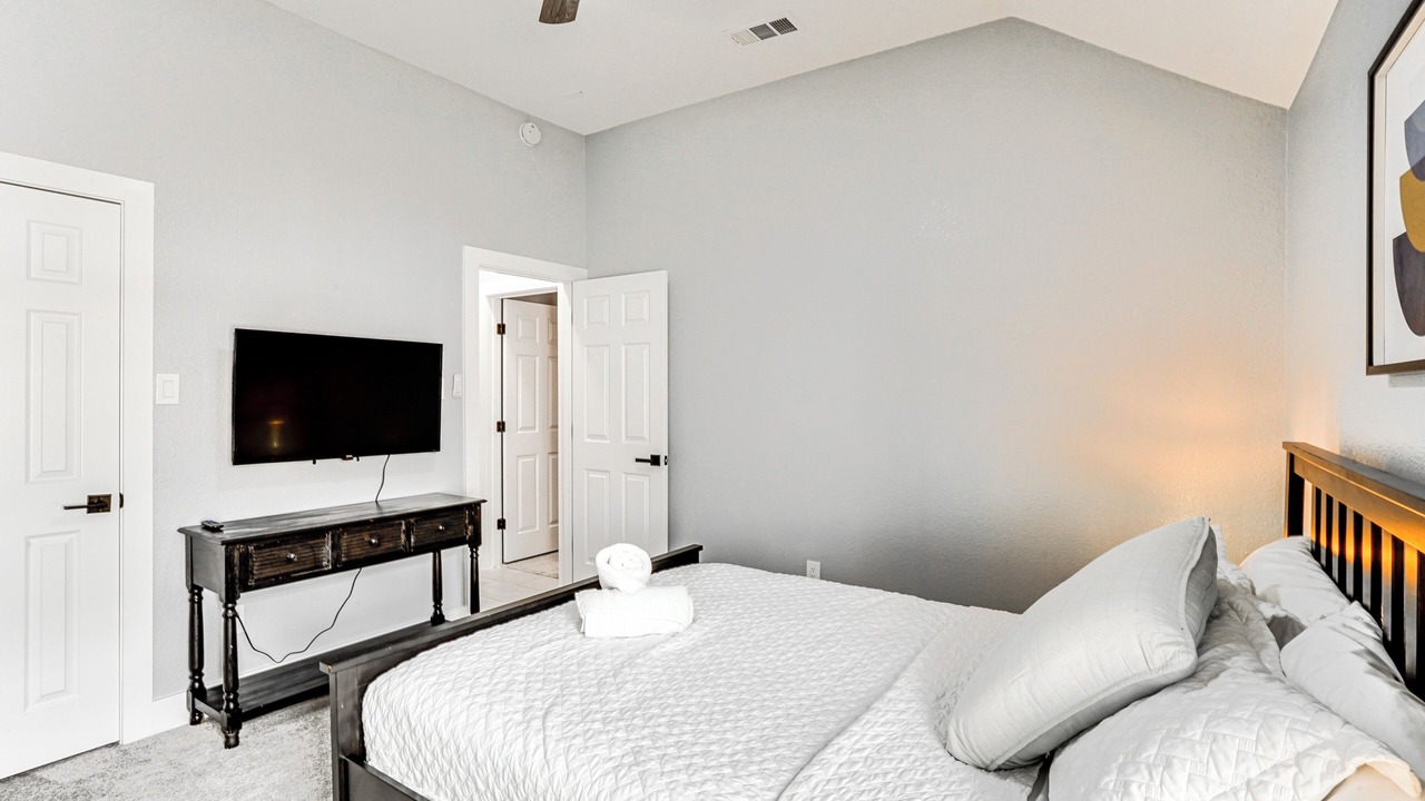 Photo of Bedroom in Fossil Creek