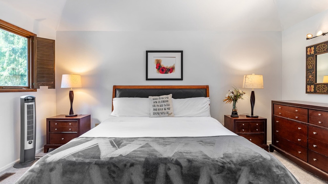 Photo of Bedroom in Overlake