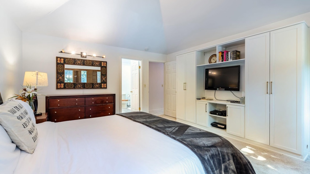 Photo of Bedroom in Overlake