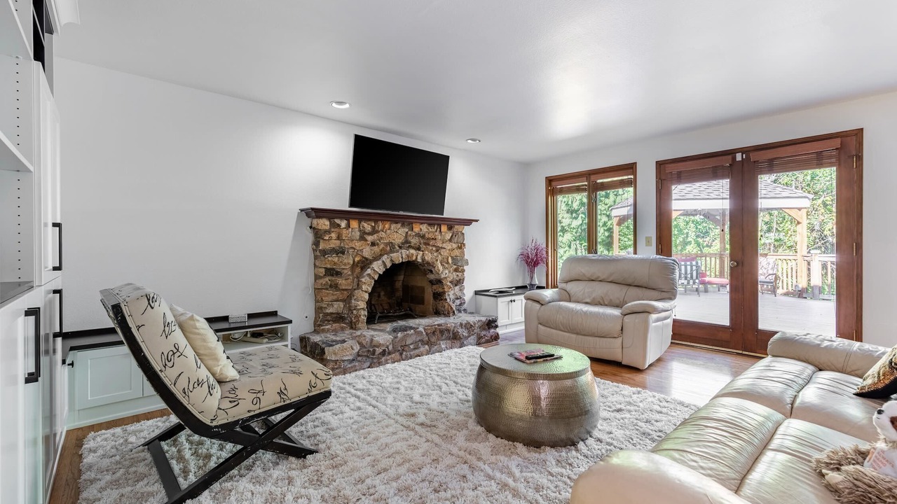 Photo of Livingroom in Overlake