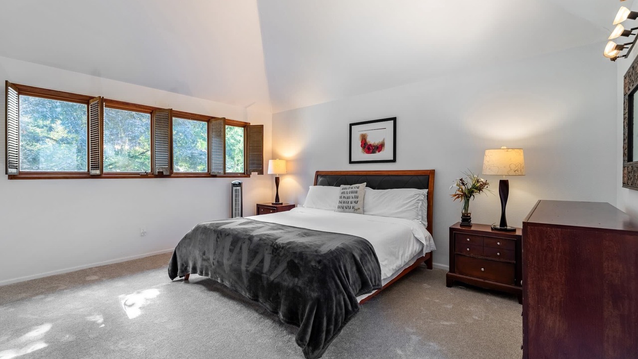 Photo of Bedroom in Overlake
