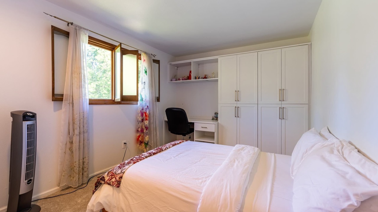 Photo of Bedroom in Overlake