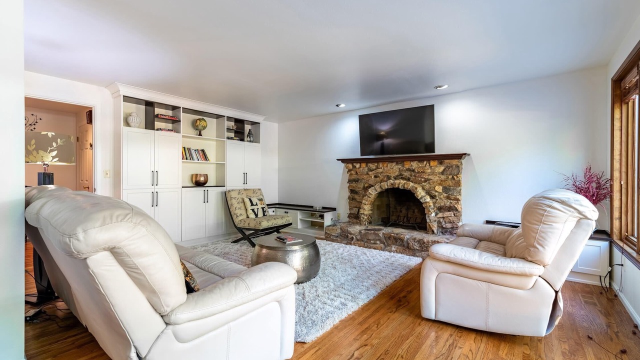 Photo of Livingroom in Overlake