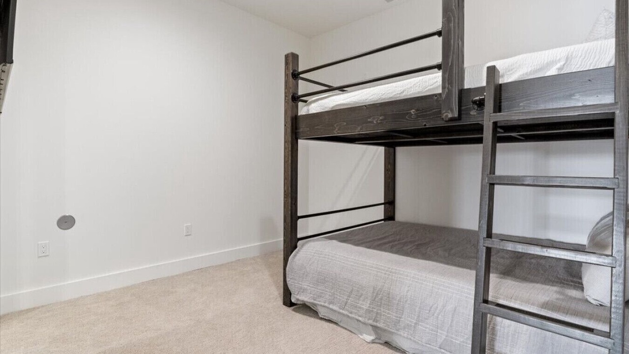 Photo of Bedroom in Sunrise Beach