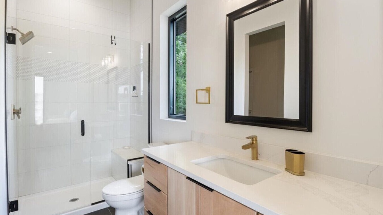 Photo of Bathroom in Sunrise Beach