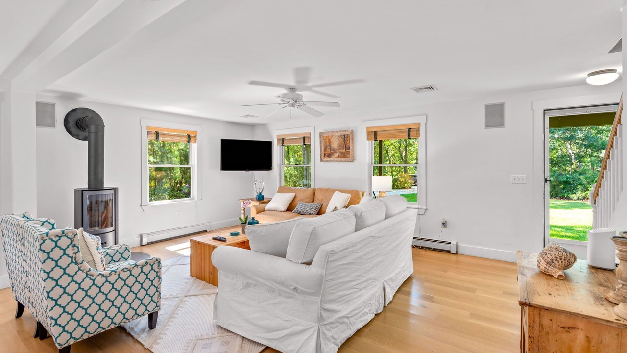 Photo of Livingroom in Tisbury