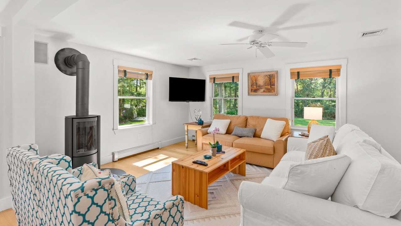 Photo of Livingroom in Tisbury