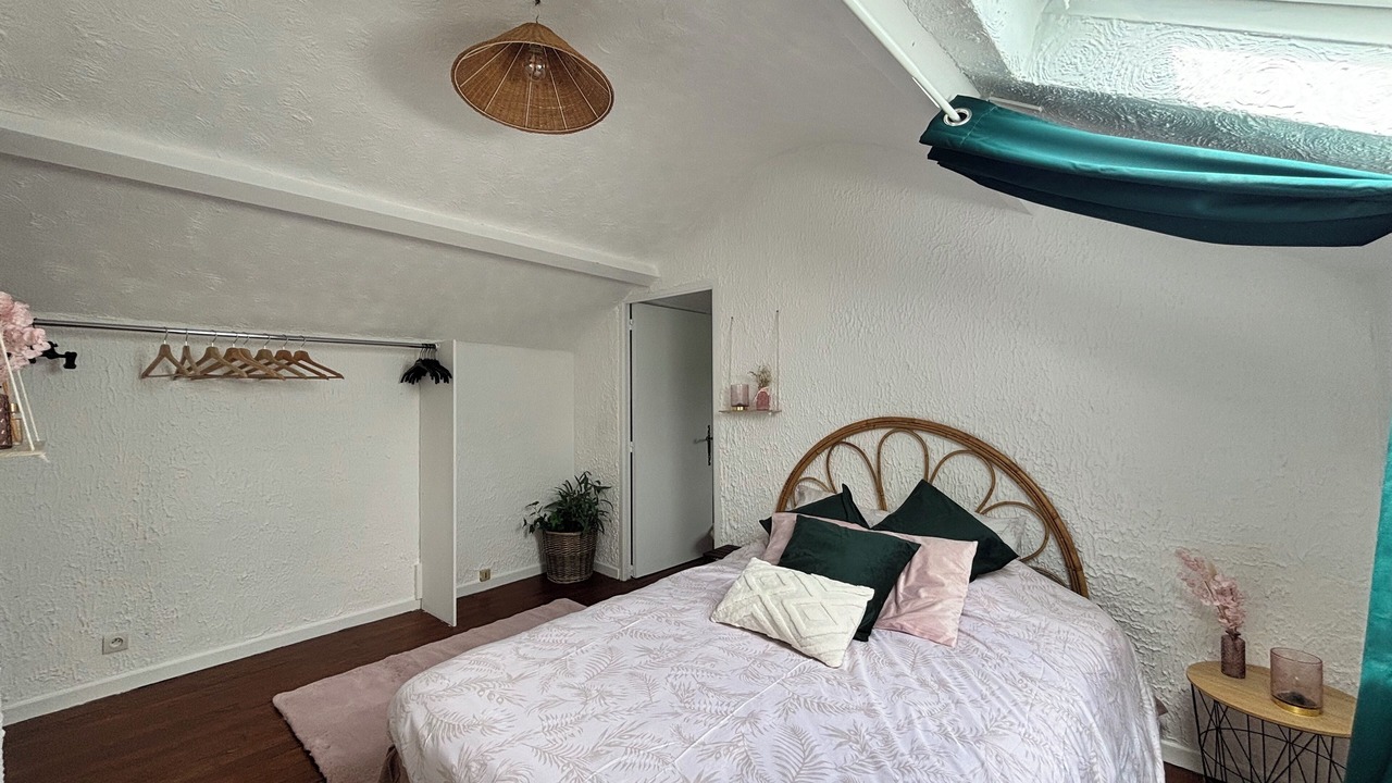 Photo of Bedroom in Saint-Martin-de-Mailloc