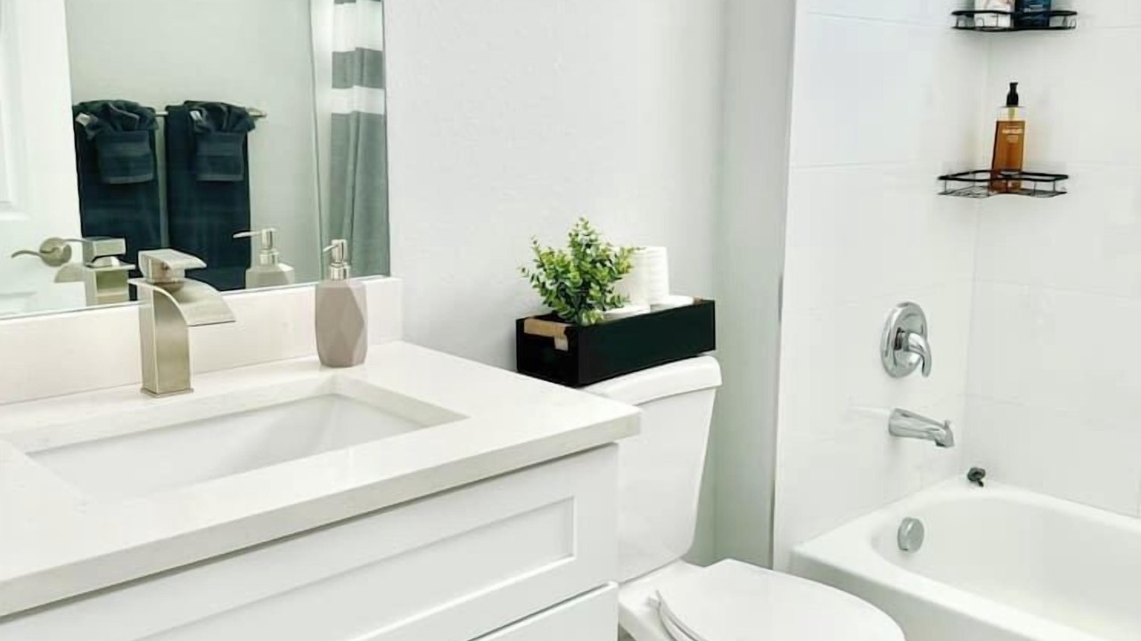 Photo of Bathroom in Mariner