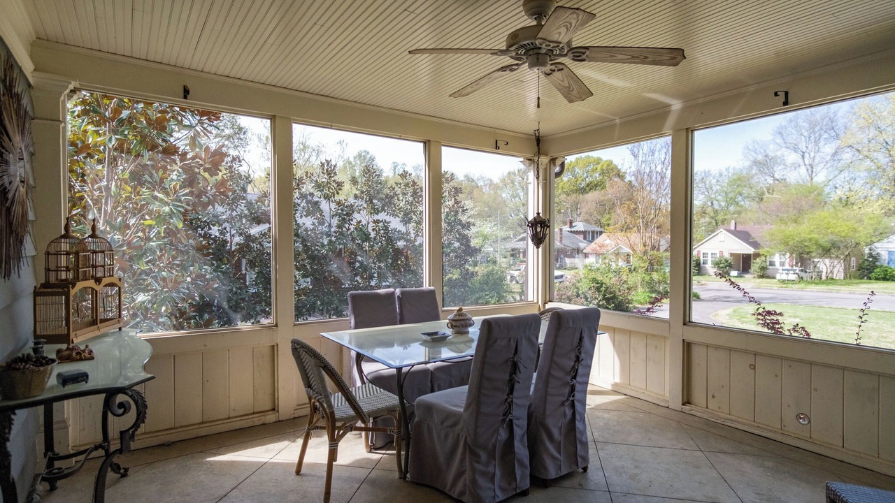 Photo of Others in University District