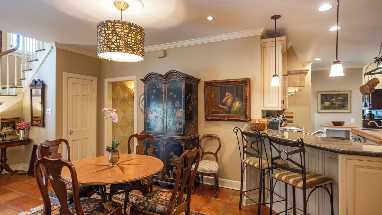 Photo of Others in University District