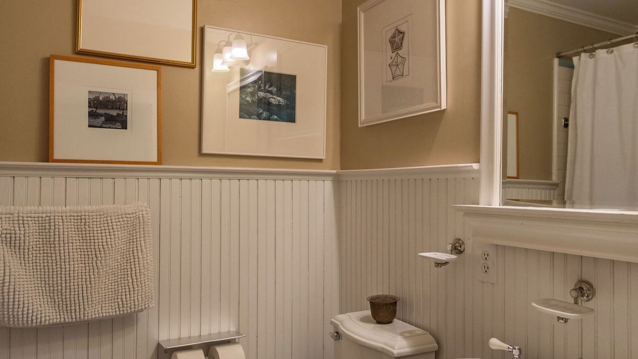 Photo of Bathroom in University District