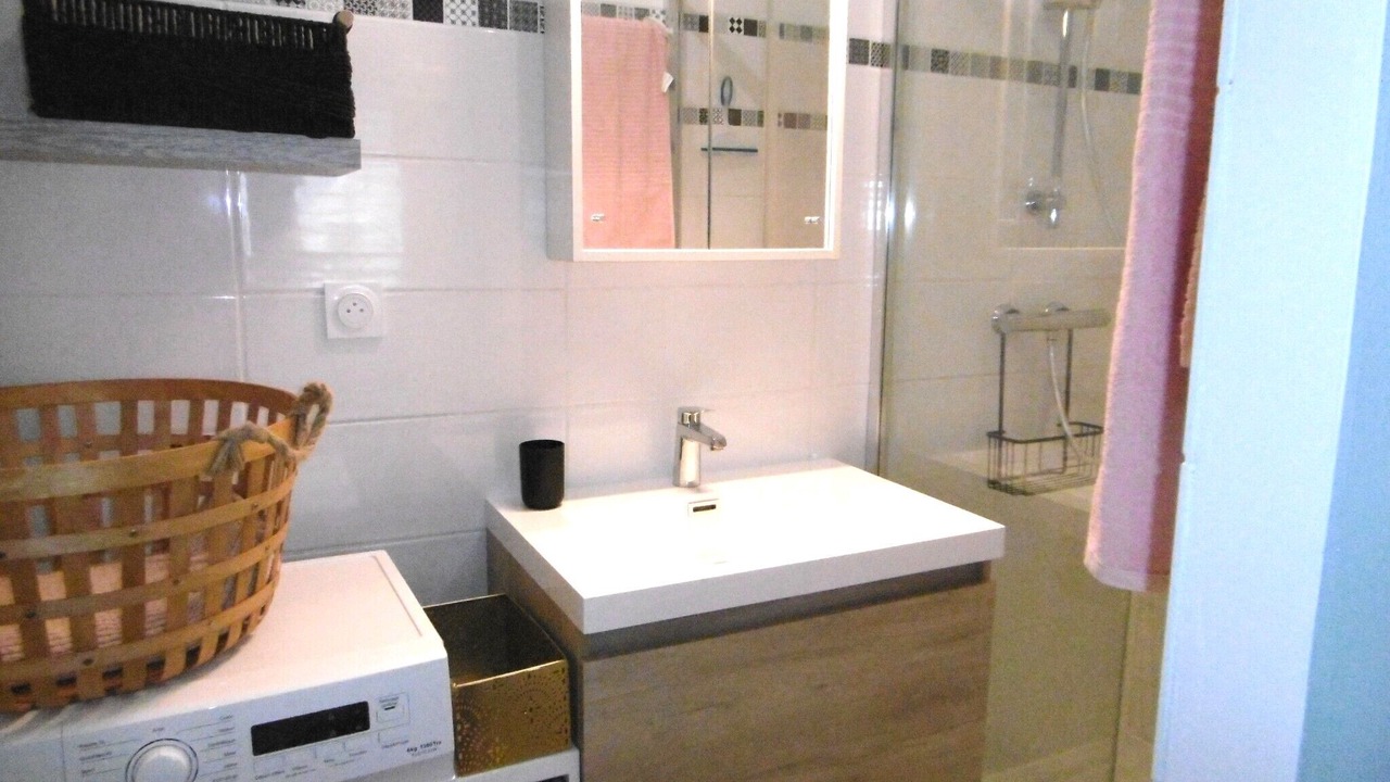 Photo of Bathroom in Savigny-en-Veron