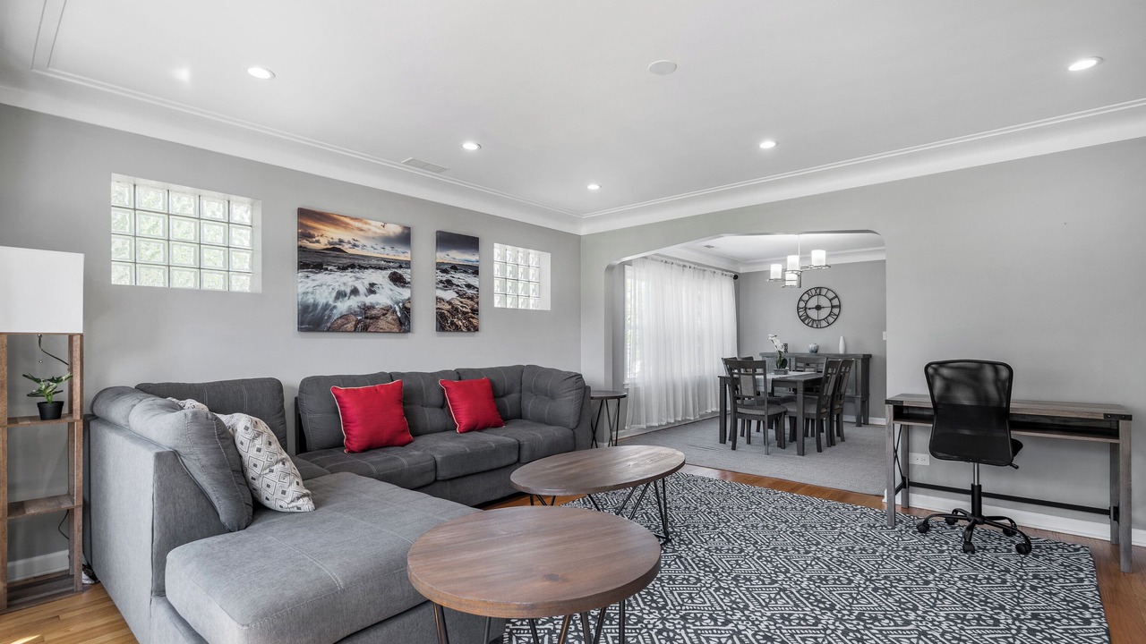 Photo of Livingroom in Belmont Cragin