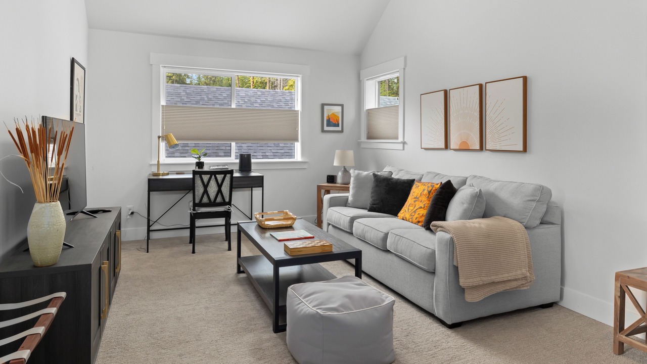 Photo of Livingroom in Roslyn