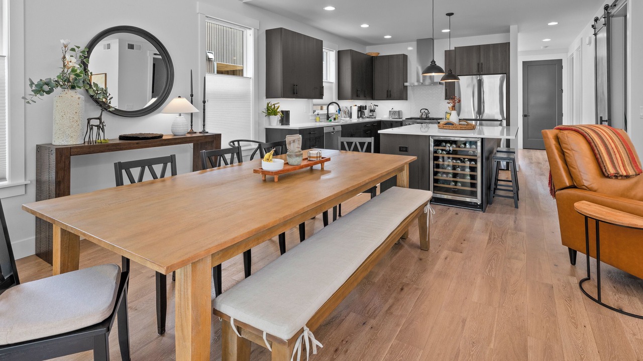 Photo of Others in Roslyn