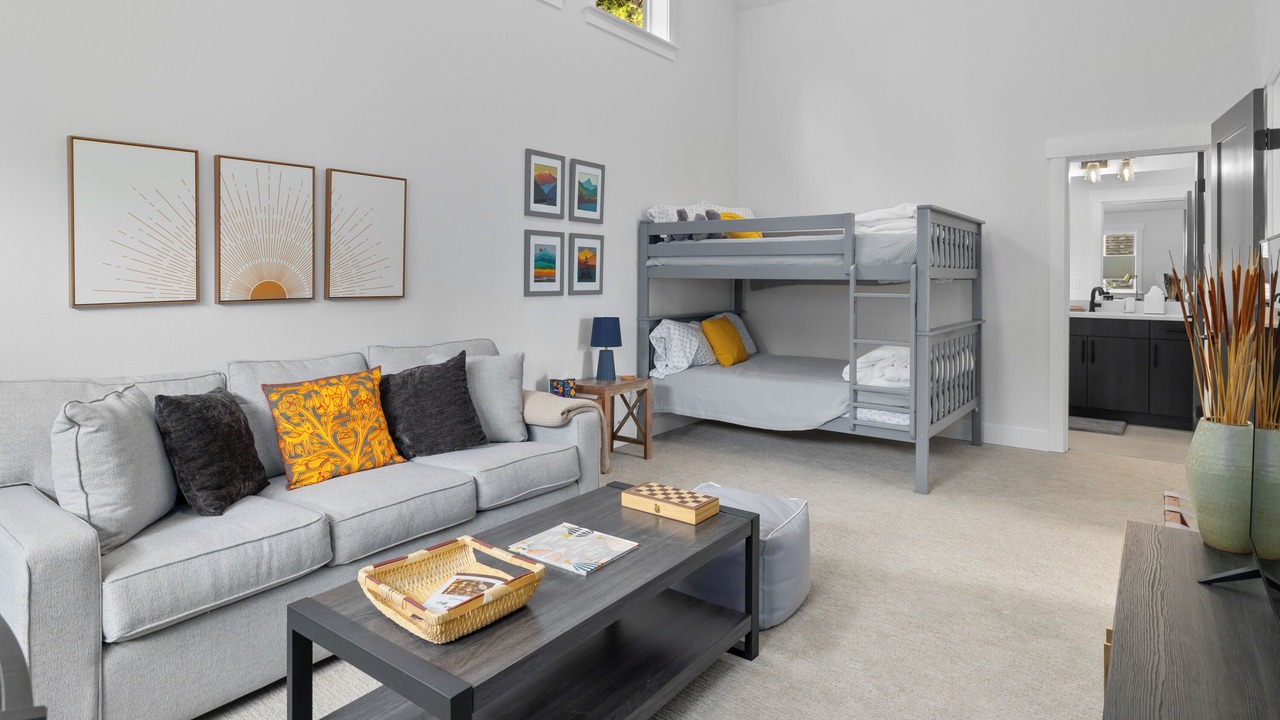 Photo of Bedroom in Roslyn