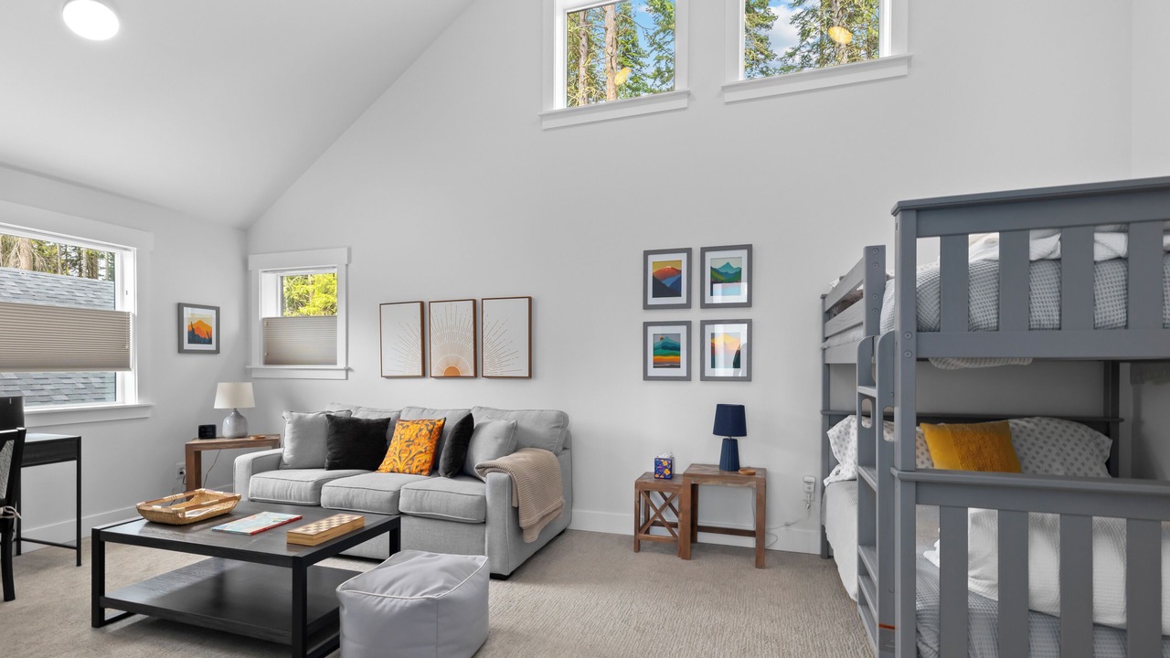 Photo of Others in Roslyn