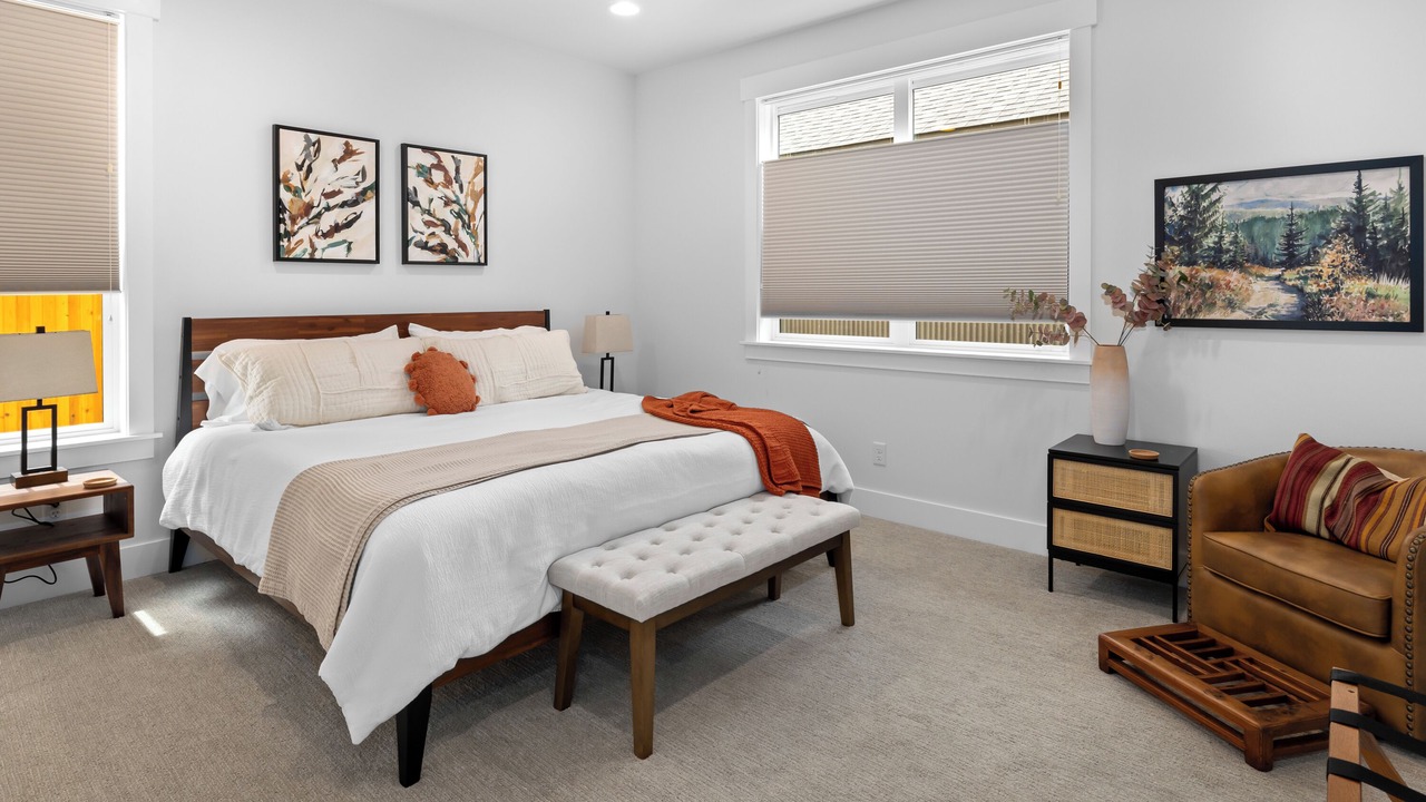 Photo of Others in Roslyn