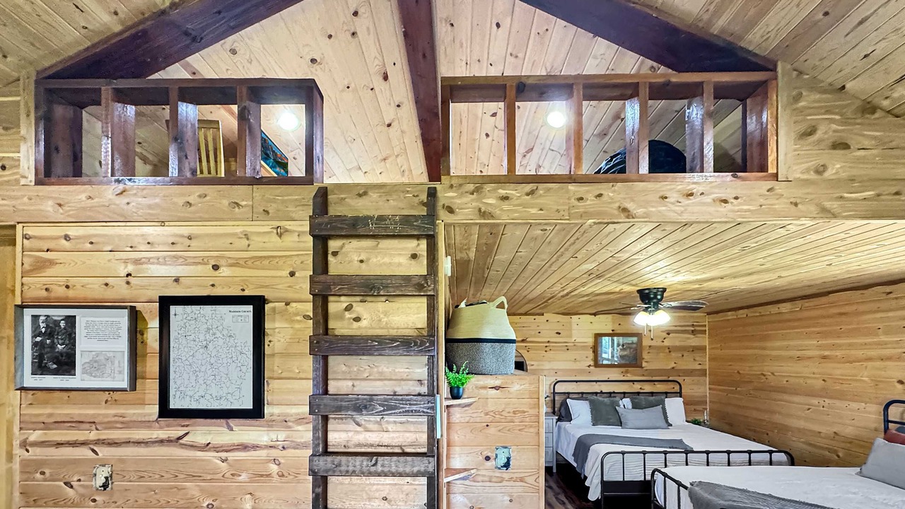 Photo of Bedroom in Elkins