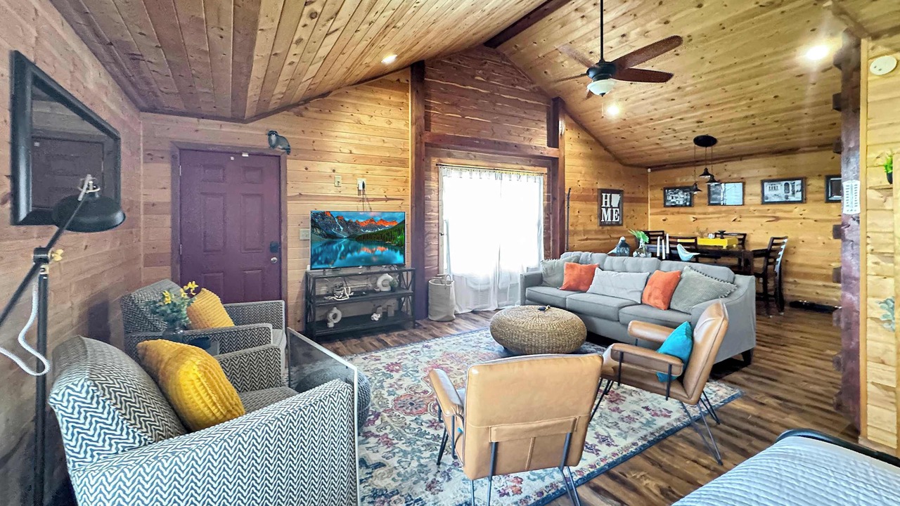 Photo of Livingroom in Elkins