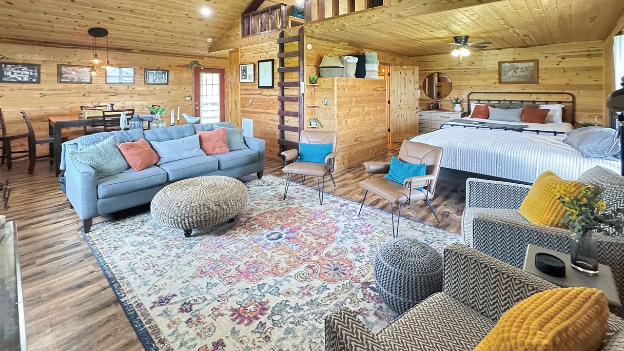 Photo of Livingroom in Elkins