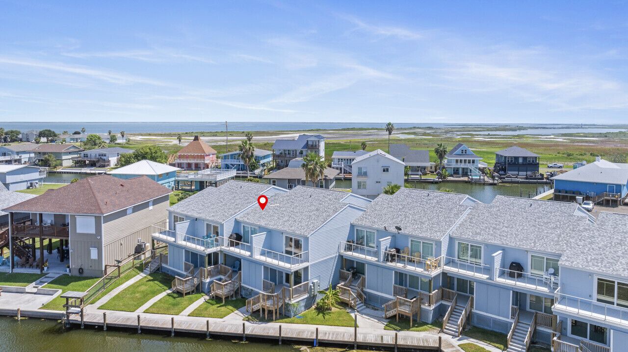 Photo of Outdoor in City-by-the Sea