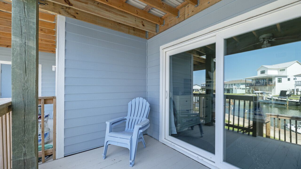 Photo of Patio Balcony in City-by-the Sea