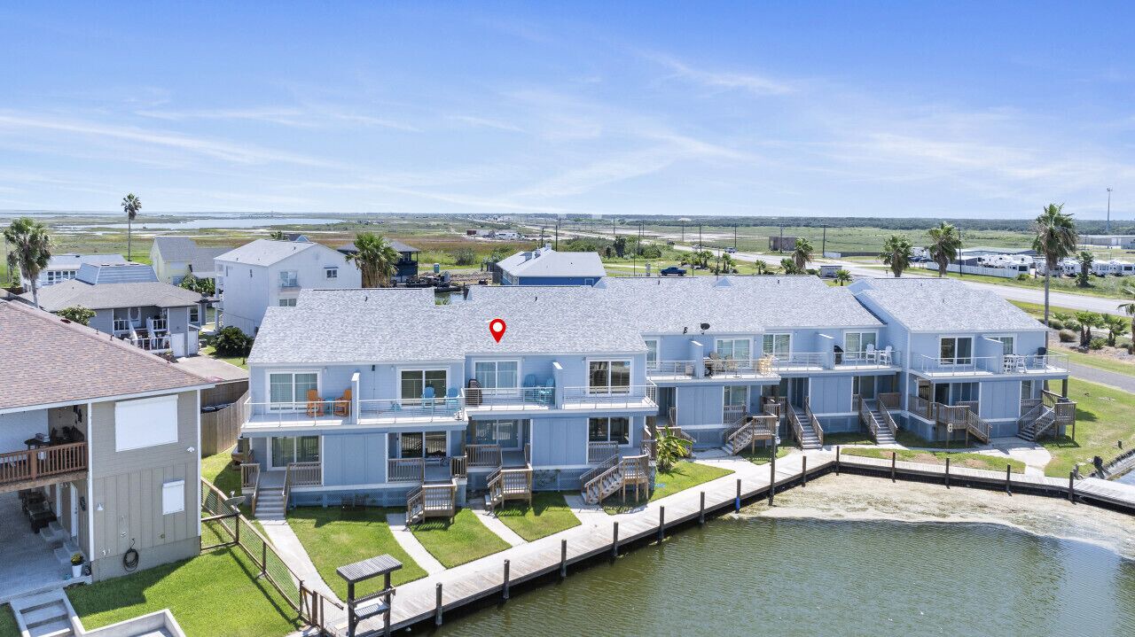 Photo of Outdoor in City-by-the Sea