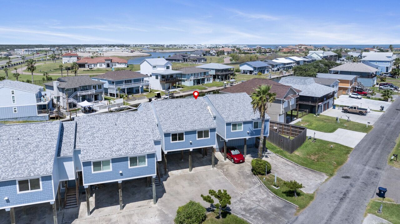 Photo of Outdoor in City-by-the Sea