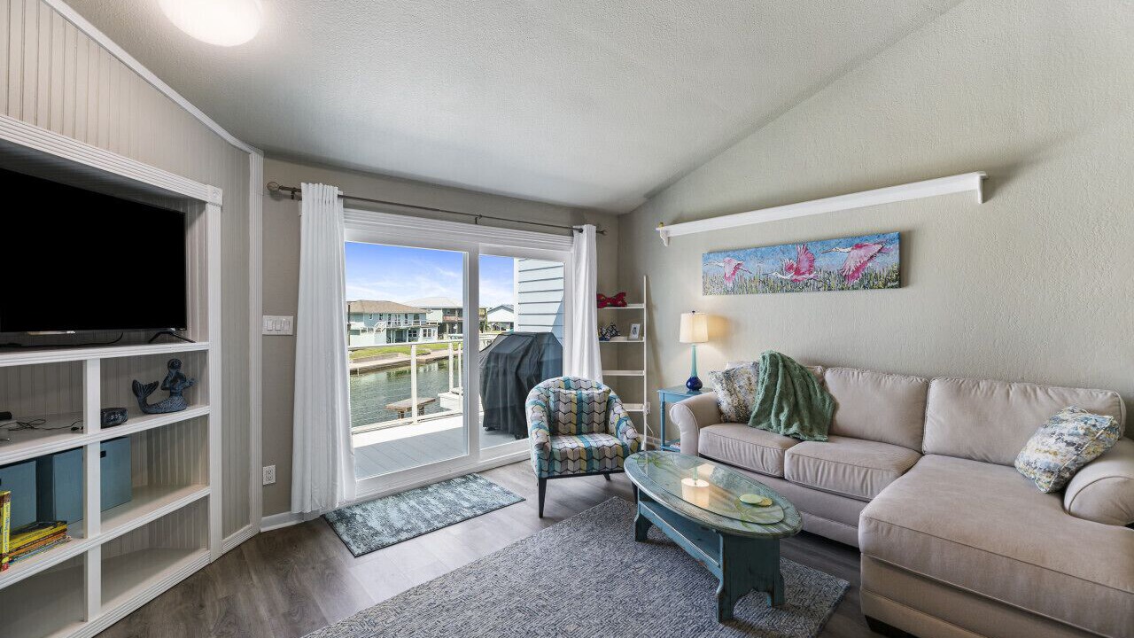 Photo of Livingroom in City-by-the Sea