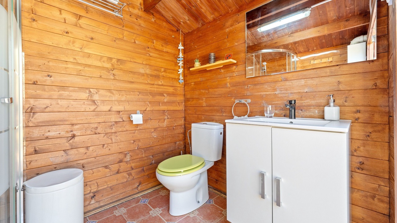 Photo of Bathroom in Camarles